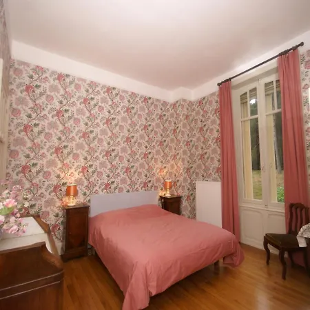 Holiday home Mansion In Vecoux With Pool And Garden *
