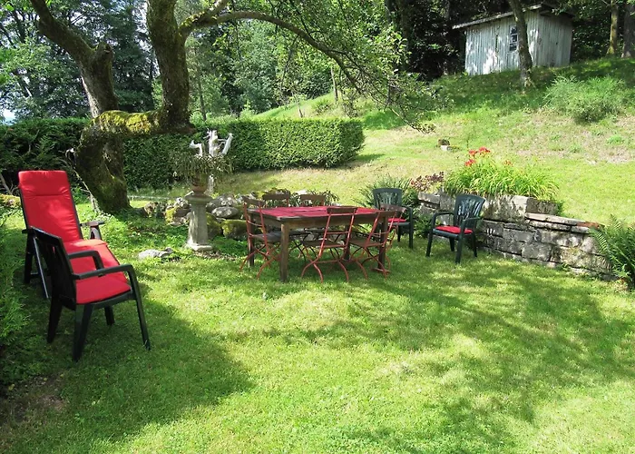 Mansion In With Pool And Garden